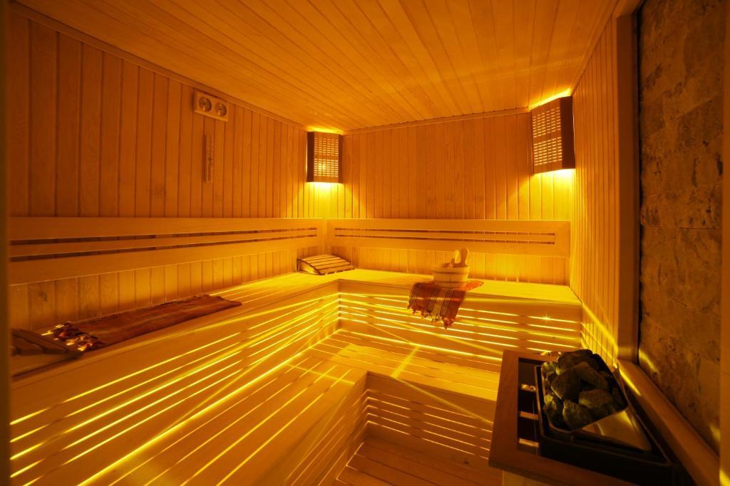 Sauna & Steam Room